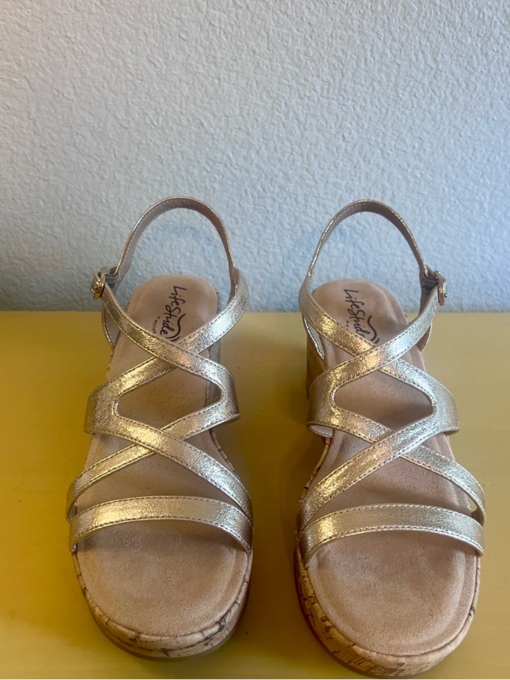 LifeStride Bailey Metallic Gold Strappy Wedge Sandals Sz 8